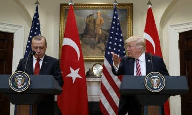 Thổ Nhĩ Kỳ ‘nã phát súng’ đầu tiên đáp trả động thái ‘đâm sau lưng’ của Mỹ
