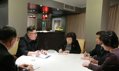 Ông Kim Jong-un họp chiến lược ngay trước thềm thượng đỉnh