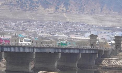 Cầu qua biên giới Trung Quốc-Triều Tiên đi vào hoạt động sau 3 năm trì hoãn