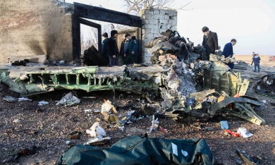 Mỹ, Anh, Canada 'tố' Iran bắn rơi máy bay Ukraine