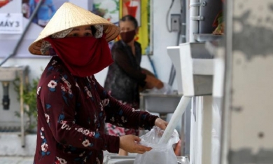 CNN, Reuters nói về ‘ATM gạo’ ở Việt Nam: ‘Nghe quá khó tin nhưng có thật’