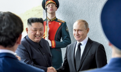 Nga ‘phớt lờ’ cảnh báo từ Mỹ, thảo luận ‘vấn đề nhạy cảm’ với Triều Tiên