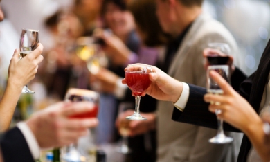 ‘Ông lớn’ ngân hàng yêu cầu nhân viên hạn chế uống rượu