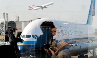 Các hãng hàng không Mỹ kêu gọi chính quyền ông Biden chặn thêm chuyến bay đến Trung Quốc