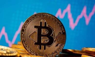 Bitcoin phục hồi đáng kể sau 10 tháng giảm sâu