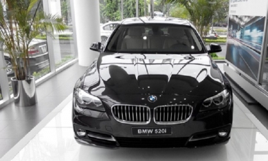 Hải quan đình chỉ một Cục trưởng vì cho nhập lô xe BMW giấy tờ giả