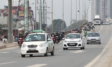 7.598 xe hoạt động ở Hà Nội bằng phù hiệu của địa phương khác