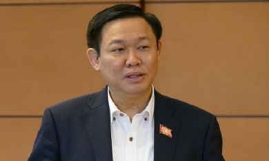 Bí thư Hà Nội: 'Đã đề nghị CEO VietnamAirlines dừng khai thác máy bay chở bệnh nhân Covid-19'