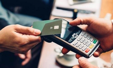 Thanh toán không tiền mặt tăng mạnh, giao dịch qua ATM giảm nhanh