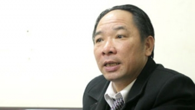 Nguyên Phó Giám đốc Sở Nông nghiệp Phát triển Nông thôn Hà Nội chuẩn bị hầu tòa
