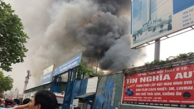 Cháy lớn trên đường Phạm Hùng, chưa xác định nguyên nhân