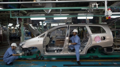 Bộ Tài chính đề xuất hai phương án giảm thuế nhập khẩu linh kiện ô tô