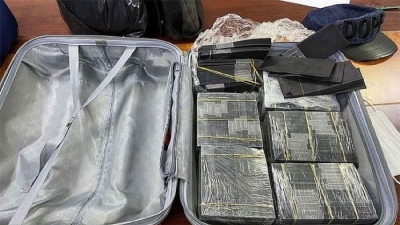 Nghi vấn 1 triệu USD bị nhuộm đen vận chuyển lậu từ sân bay Tân Sơn Nhất