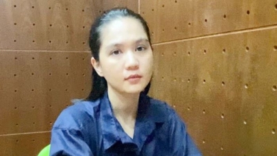 Tòa án TP. HCM xét xử người mẫu Ngọc Trinh tội gây rối