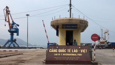 Đìu hiu Cảng Vũng Áng Lào - Việt