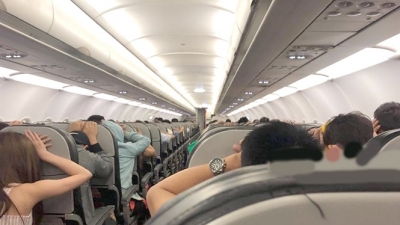 Lại phát hiện hành khách Trung Quốc trộm tiền trên máy bay