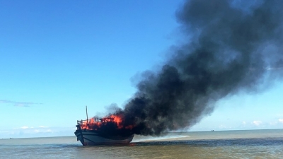 Quảng Nam: Tàu chở khách bất ngờ bốc cháy dù mới đăng kiểm 1 tháng