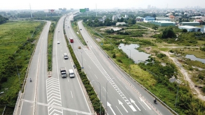 'Soi' kết quả đấu thầu 3 dự án cao tốc Bắc - Nam chuyển sang đầu tư công
