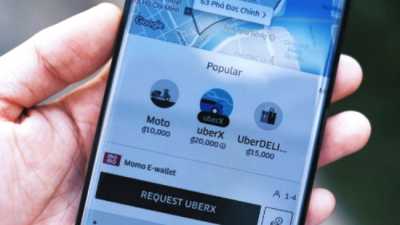 Uber cho thanh toán bằng ví điện tử MoMo