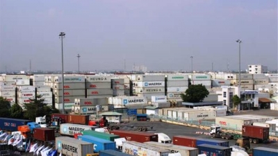 Doanh nghiệp nợ thuế bỏ trốn, để lại hơn 50 tấn chân gà tại cảng Cát Lái