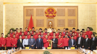 Thủ tướng nhấn mạnh việc xây dựng hình ảnh Đội tuyển Bóng đá