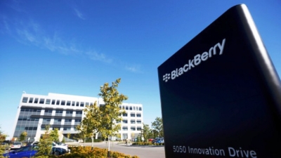 Bất lực trong đổi mới, BlackBerry quay sang kiện Facebook