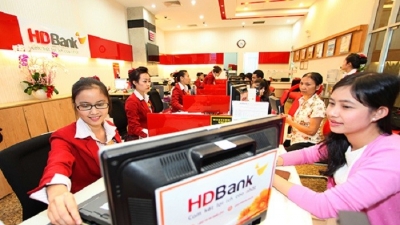 HDBank tặng quà cho khách hàng gửi tiết kiệm nhân dịp Quốc tế thiếu nhi