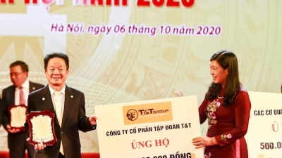 ‘Bầu Hiển’ ủng hộ 5 tỷ đồng cho quỹ Vì người nghèo TP. Hà Nội