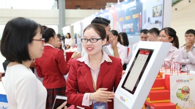 HDBank ra mắt chương trình ‘Tải App HDBank – Rinh Vespa sành điệu’