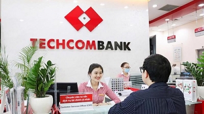 Con gái Chủ tịch Techcombank đăng ký mua hơn 22 triệu cổ phiếu TCB