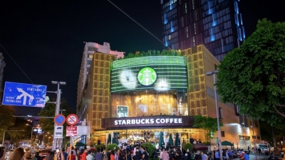 Starbucks tái hiện khoảnh khắc kỷ niệm nhân dịp 10 năm có mặt tại Việt Nam