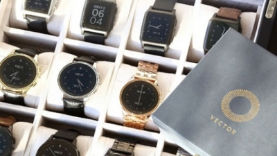 Fitbit thâu tóm startup sản xuất smartwatch hạng sang của Anh