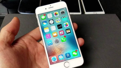 Apple tiếp tục bị kiện với cáo buộc biến iPhone thành 'cục gạch'