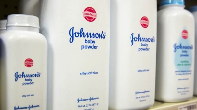 Johnson&Johnson bồi thường hơn 400 triệu USD cho riêng một khách hàng