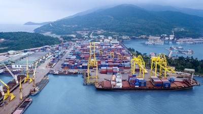 Đua xây cảng biển, lập khu kinh tế: 'Chiếc bẫy nợ nần của đất nước'