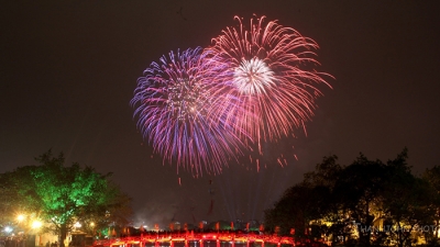 1,2 triệu đồng một chỗ xem pháo hoa Giao thừa ở Hà Nội