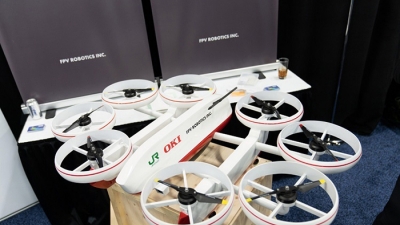 Startup dùng drone kiểm tra hạ tầng giao thông