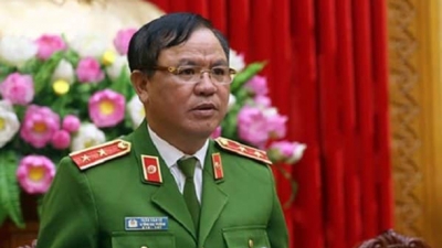 Trung tướng Trần Văn Vệ thôi làm Chánh Văn phòng, Phó Thủ trưởng Thường trực Cơ quan Cảnh sát điều tra Bộ Công an