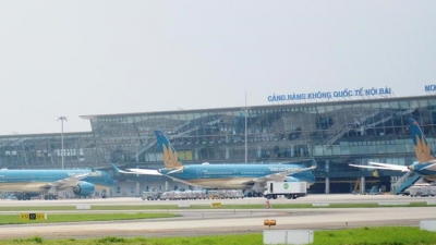 Đề nghị dừng các chuyến bay thương mại nội địa đến sân bay Nội Bài