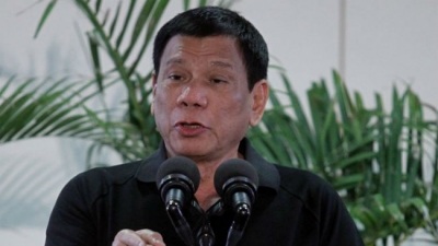 Tổng thống Philippines ví mình như Hitler, dọa lột da quan tham nhũng