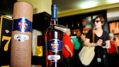 Cuba cạn tiền, tính trả nợ Cộng hòa Séc bằng rượu Rum