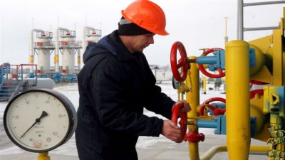 Giá dầu lại tăng 5%, thiết lập đỉnh mới