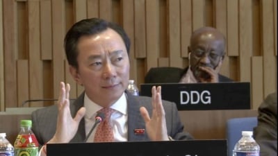 Đại sứ Phạm Sanh Châu mang Trà xanh Không độ đi thi làm sếp UNESCO