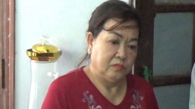 Quảng Ngãi: Mẹ cho vay nặng lãi, con gái bắt giữ con nợ