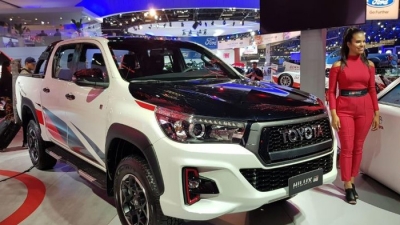 Toyota Hilux GR Sport giới hạn 420 chiếc có đáng 'xuống tiền'?