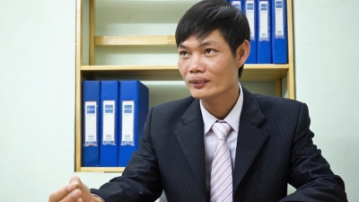 KS Lê Văn Tạch xin nghỉ việc tại Toyota, về bán hải sản cho vợ?