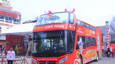 Xe buýt 2 tầng mui trần tại Hà Nội giá hơn 6 tỷ đồng