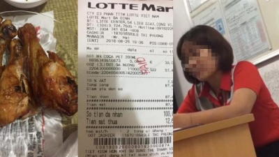 Bị khách hàng tố 'mua phải đùi gà bốc mùi', Lotte Mart nói gì?