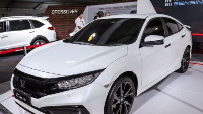 Honda Civic ra mắt bản nâng cấp mới, ‘đe doạ’ Mazda3