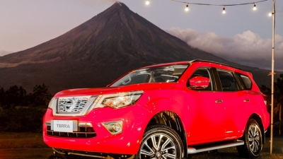 ‘Đấu’ Toyota Fortuner, Nissan Terra ra mắt phiên bản đặc biệt